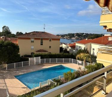 Boulouris-sur-Mer Apartment | LA BLUETTE - Appartement T2 - PLAGE de PEGUIERE - ST RAPHAËL