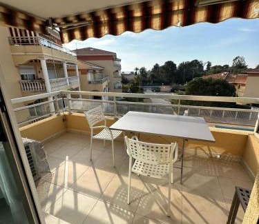 Boulouris-sur-Mer Apartment | LA BLUETTE - Appartement T2 - PLAGE de PEGUIERE - ST RAPHAËL