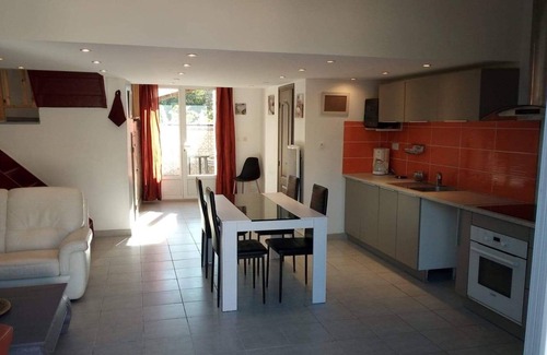 Tourbes House | La Bodega, a charming little winegrower
