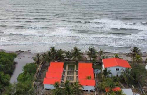 San Juan de Uraba House | La Bonita, hermosas cabañas frente al mar
