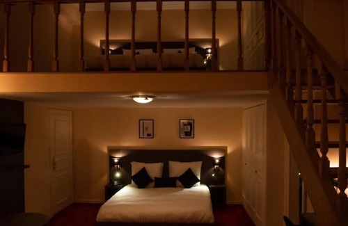 Lower Town Hotel | La Bourse Hotel