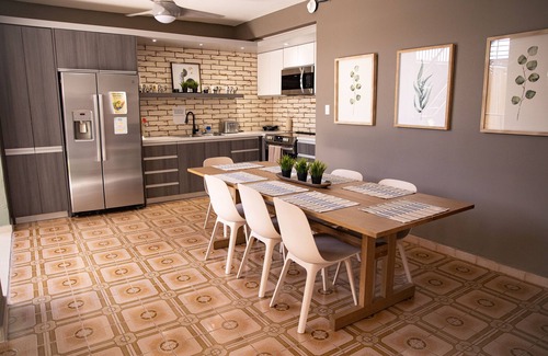 Santurce House | La Buena Vida Inn