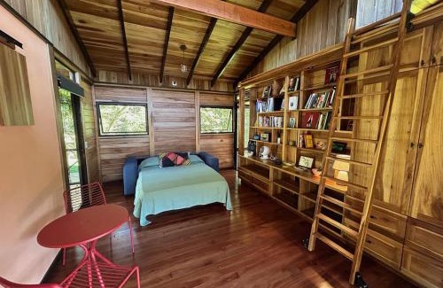 Tayutic House | La cabana de Tata books, nature, and contemplation