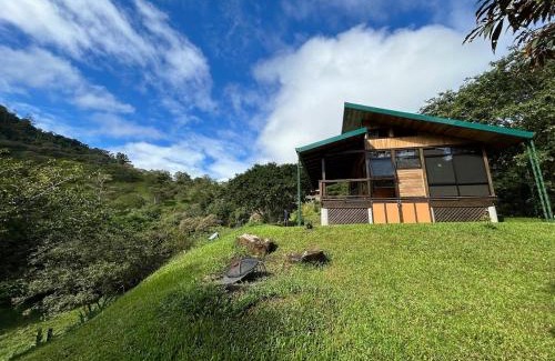 Tayutic House | La cabana de Tata books, nature, and contemplation