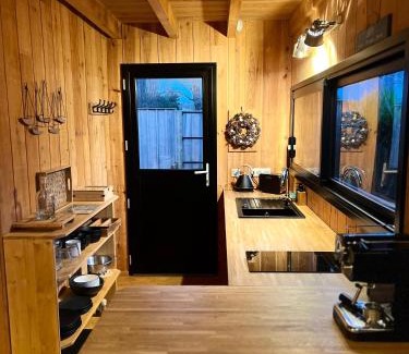 Andernos-les-Bains Ski Chalet | La cabane du Broustic