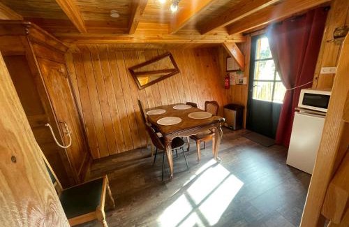 Les Landes-Genusson House | La Cabane Féerique - Les Pieds dans le Pré