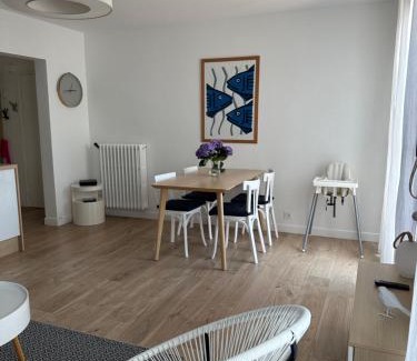 Concarneau Apartment | La cale du bord de mer
