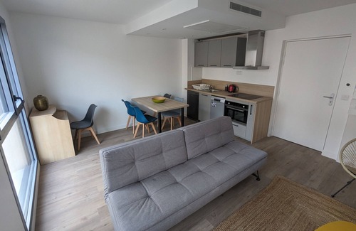 Malakoff Apartment | La campagne à Paris : Bright new apartment in a green setting