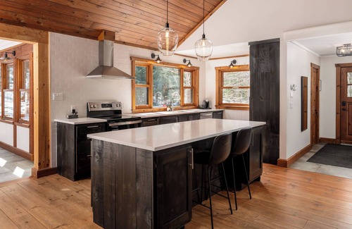 Saint-Faustin-Lac-Carre Ski Chalet | La Canopée | Spa | Plein-air Mont-Blanc/Mont-Tremblant
