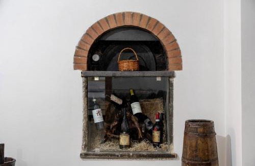 Piazza-Tralia-Pendolo Apartment | La Cantina Di Alba e Tramonto