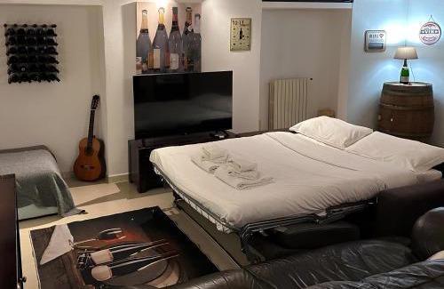 Abbadesse Apartment | La Cantinetta di Milano - The Wine Cave in Milan, huge 110sqm apartment, Milan Central Station