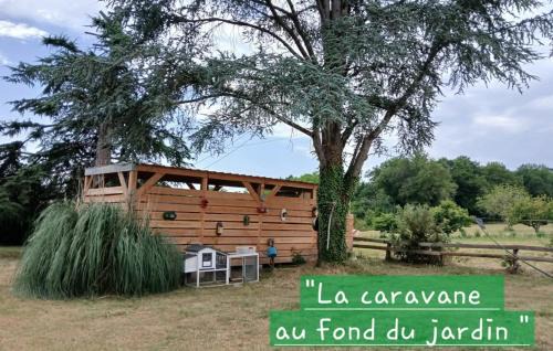 Carsac-Aillac Other | La caravane au fond du jardin