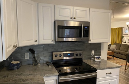 Eastside Promise Neighborhood House | La Casa Azúl ~ 5 minutes from The Pearl!