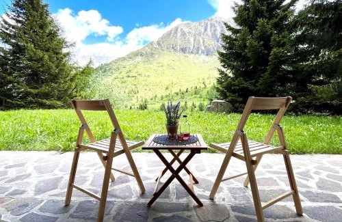 Passo del Tonale Apartment | La Casa Bianca - ski, hike & bike
