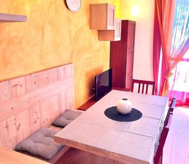 Passo del Tonale Apartment | La Casa Bianca - ski, hike & bike