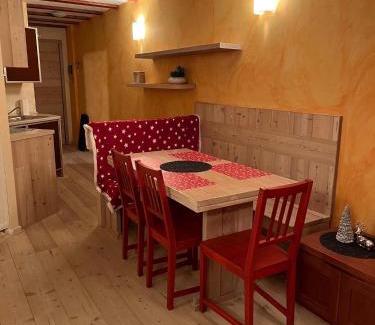 Passo del Tonale Apartment | La Casa Bianca - ski, hike & bike