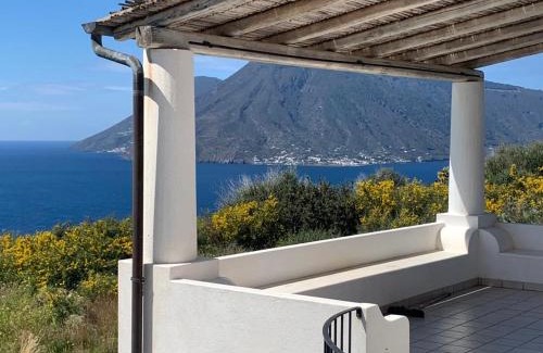 Lipari Villa | La casa blu exclusive