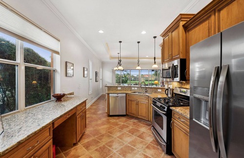 Nokomis House | La Casa Cipriani - beautiful home with heated pool and lake view
