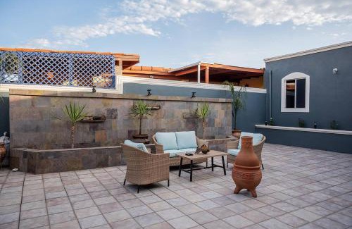 San Antonio del Mar House | La Casa de Abajo