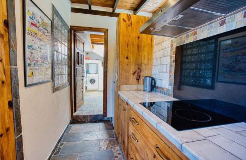 El Paso House | La casa de al lado