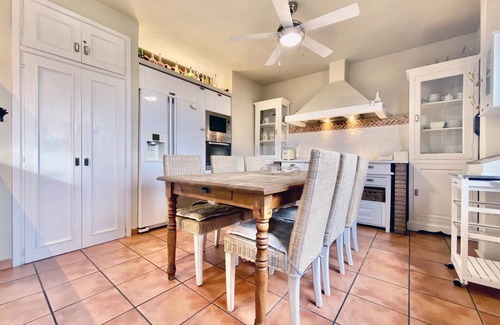 Castillejos Apartment | La Casa de La Infanta - 3-Bedroom Apartment