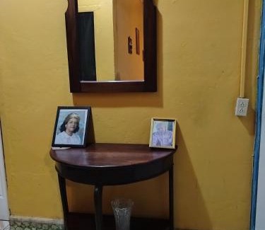 Santa Barbara House | La Casa de la Profe Ticha