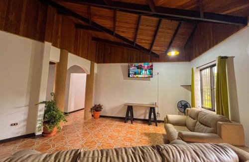 Puerto Jimenez House | La Casa de Piedra