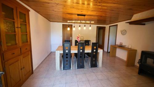 Angoustrine House | La casa del jardì - Jardin clos, WIFI, authentique