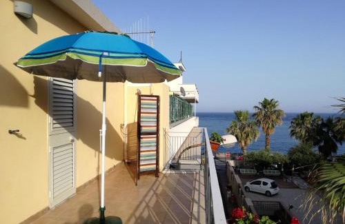 Santa Teresa di Riva Apartment | La Casa del Professore