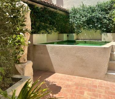Oropesa House | La Casa del Pasadizo elegante casona restaurada con piscina