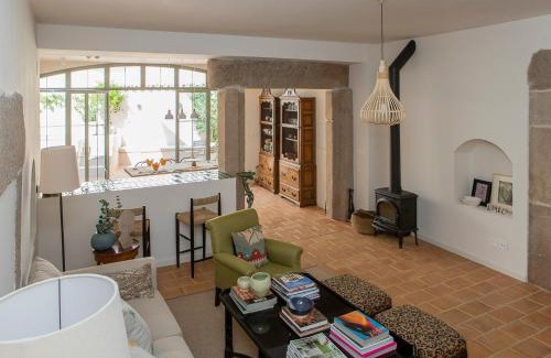Oropesa House | La Casa del Pasadizo elegante casona restaurada con piscina