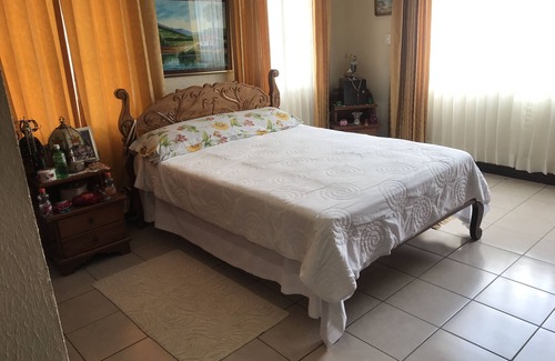Residencial La Giralda Bed & Breakfast | La casa del suizo