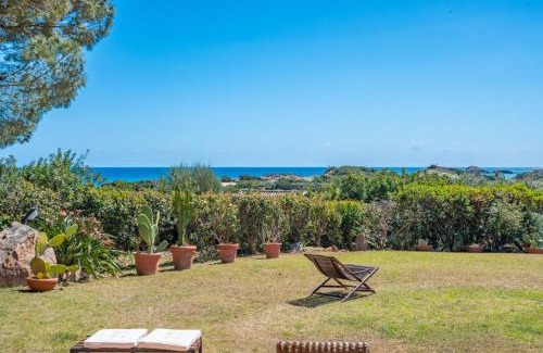 Chia Villa | La Casa dell'Ingegnere, Chia a piedi, vista mare