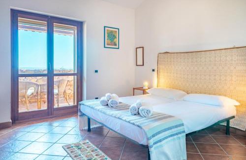 Chia Villa | La Casa dell'Ingegnere, Chia a piedi, vista mare