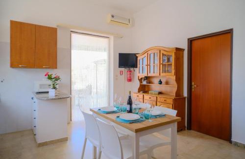 Alcamo Marina House | La Casa delle Ginestre