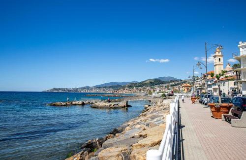 Santo Stefano al Mare Apartment | La casa di Tina a 20 metri dal mare