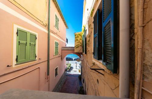 Santo Stefano al Mare Apartment | La casa di Tina a 20 metri dal mare