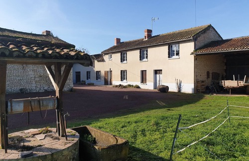 Les-Trois-Moutiers House | La Casa du Gué Sainte Marie