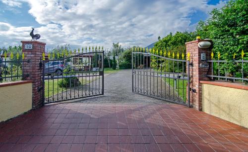 Montignoso Bed & Breakfast | La Casa Gialla A MONTIGNOSO