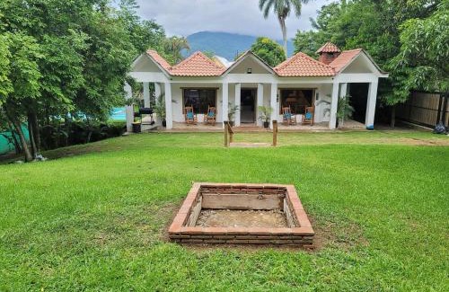 Jarabacoa House | La Casa Grande-Piscina con vista y yarda verde