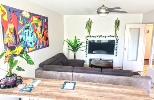 Villepinte Apartment | La Casa Picasso