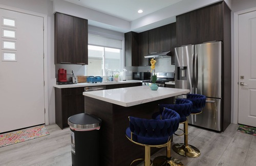 South el Monte Apartment | La Casa Simpatico