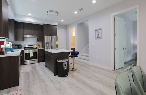 South el Monte Apartment | La Casa Simpatico