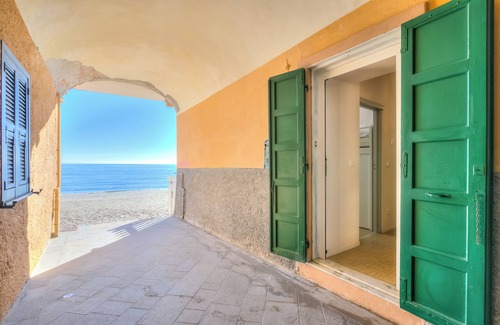 Alassio Apartment | La Casa Sulla Spiaggia - On The Beach