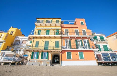 Alassio Apartment | La Casa Sulla Spiaggia - On The Beach