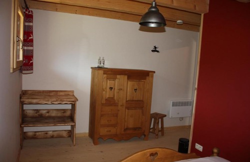 Abondance Bed & Breakfast | La Case