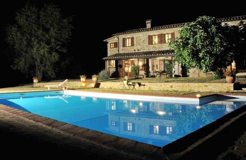 Monte del Lago Villa | La Casella exclusive villa