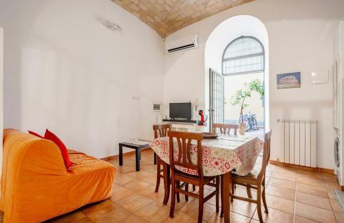San Lorenzo Apartment | La Casetta Aureliana in the center of the capital