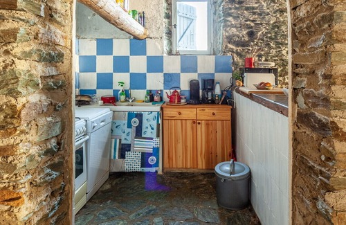Pino House | La Casette a charming house feet in the water