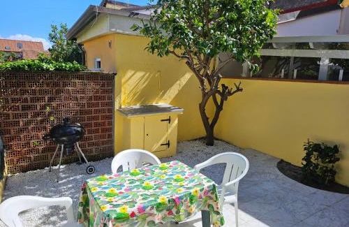 Marina di Carrara House | La Casina dei Limoni